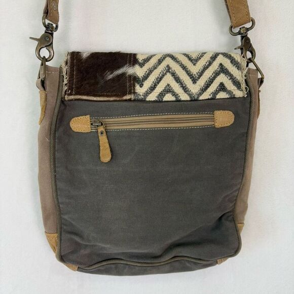 Myra Bag Grey Zig Zag with Fur Detail Flap Closure Crossbody Purse - Picture 9 of 10